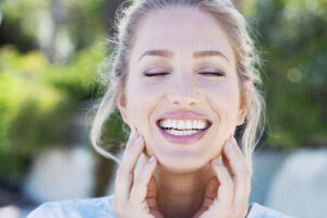 Read more about the article Teeth Whitening in only 9 minutes per day